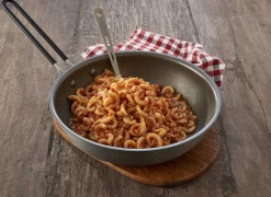 Nudeln in vegetarischer Bolognese