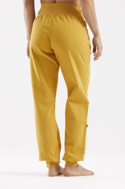 Olivia Woman - Curry