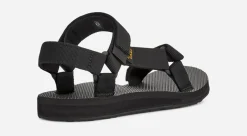 Original Universal W Black